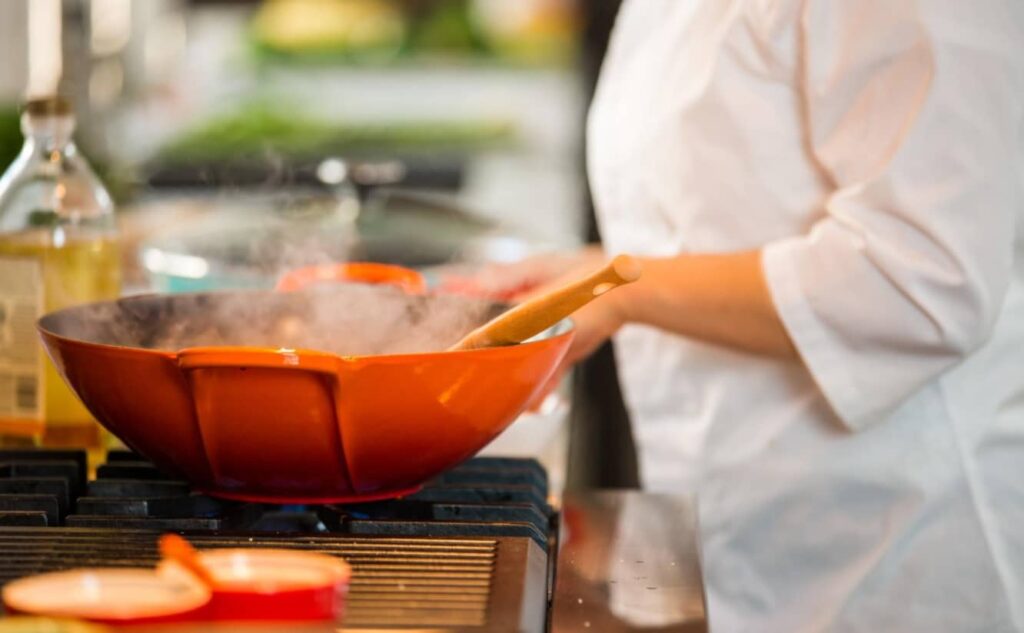 Le Creuset good cast iron wok on the market review